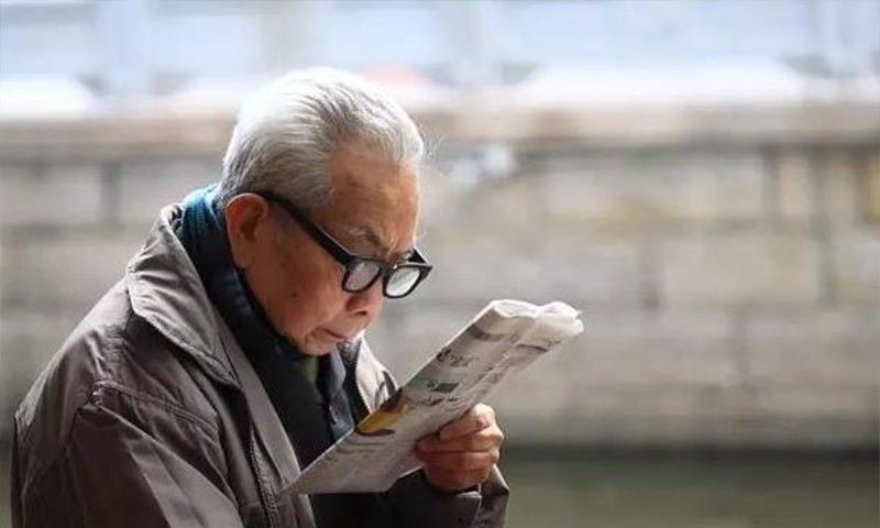 中老年人怎么配老花鏡，這3點(diǎn)很重要