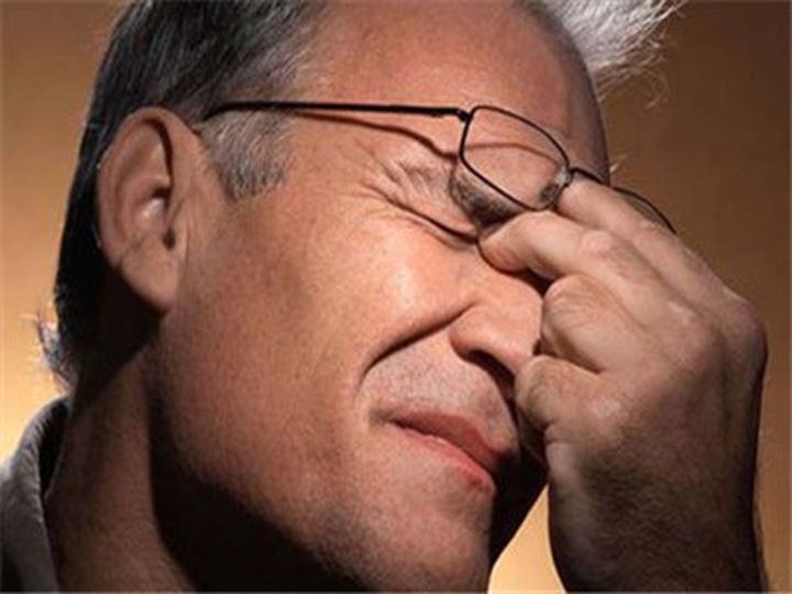 眼睛老花，驗(yàn)配美麗島高端定制老花鏡