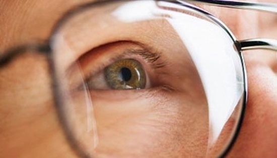 美麗島多焦鏡：人到中年警惕老花眼提前來襲，多焦鏡攻克老花煩惱