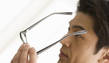 漸進多焦老花鏡正確的佩戴方法及注意事項 漸進多焦老花鏡正確的佩戴方法及注意事項