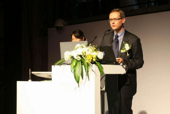 美麗島多焦鏡:十六年的堅守，只為老花眼打磨一副多焦鏡